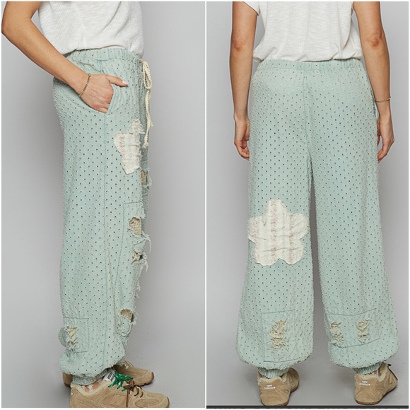 POL Mint stretchy waist Eyelet Floral Patch Distressed Jogger Denim Pants - Picture 3 of 3